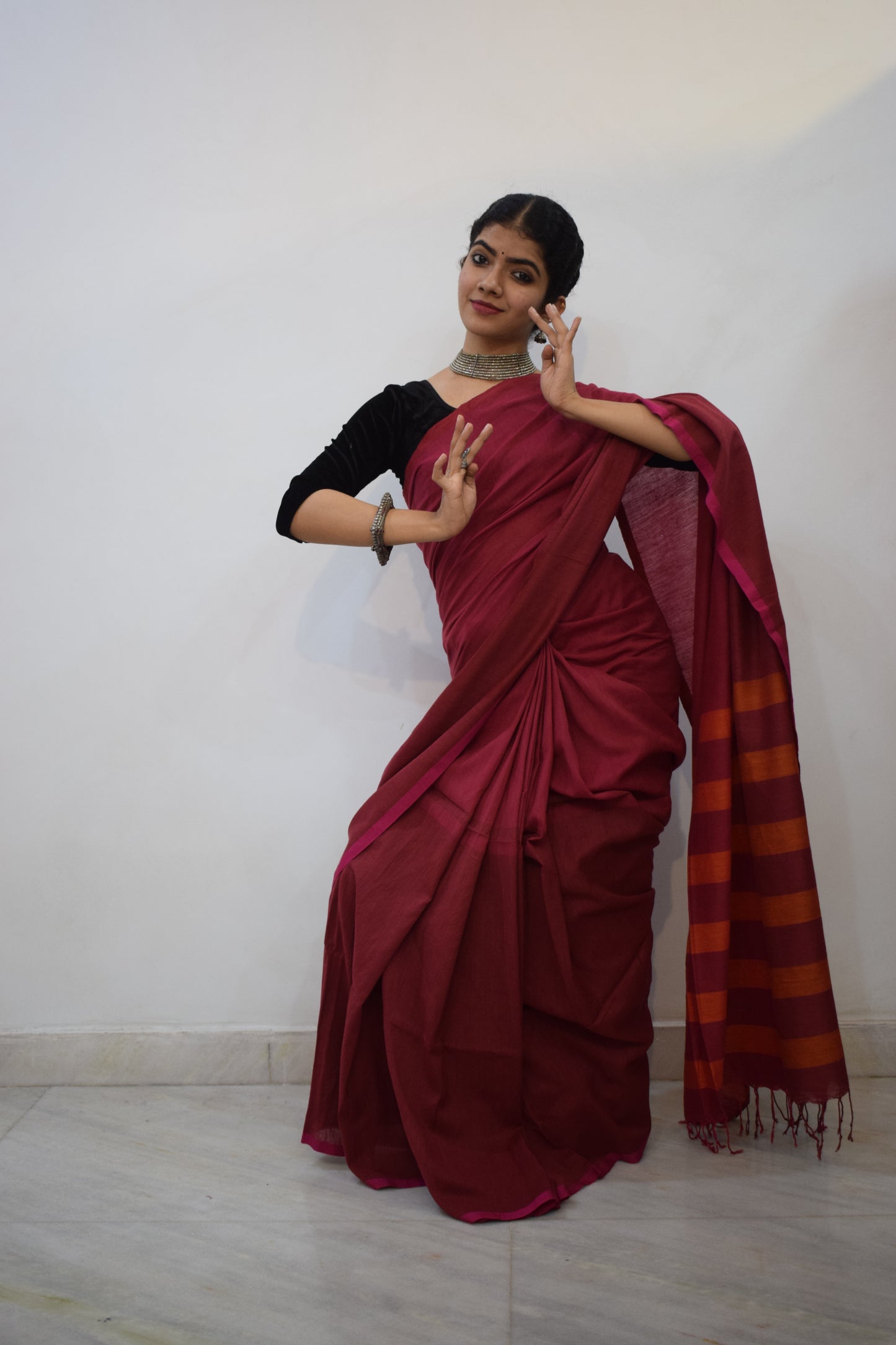 Bhavāni- Maroon Mulmul Saree