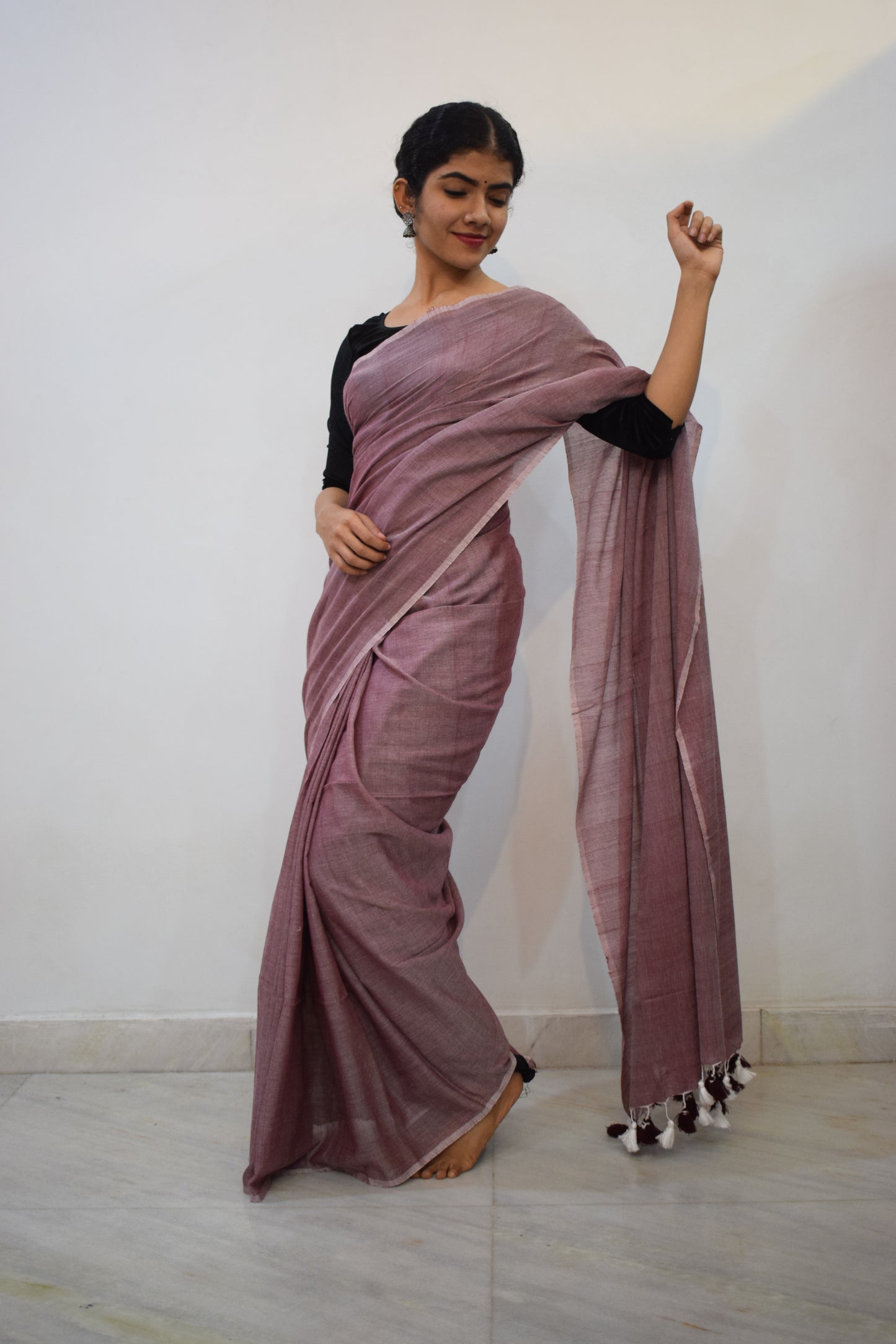 Shāshwati- Onion Pink Mulmul Saree