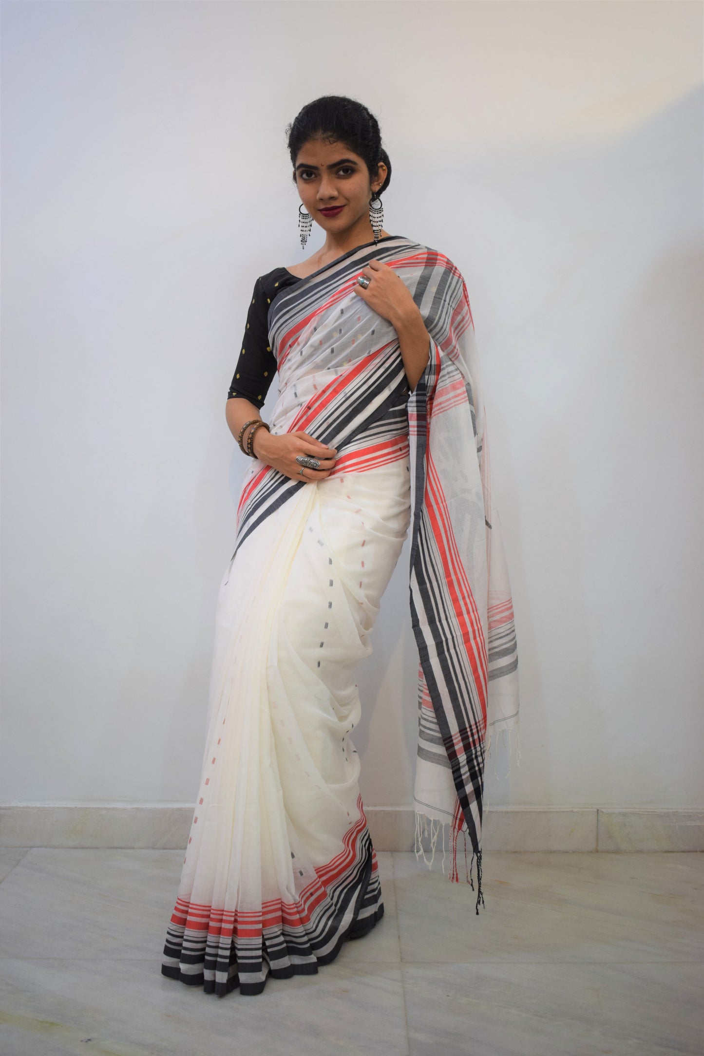 Keeraha - White & Red Cotton Jamdani Saree