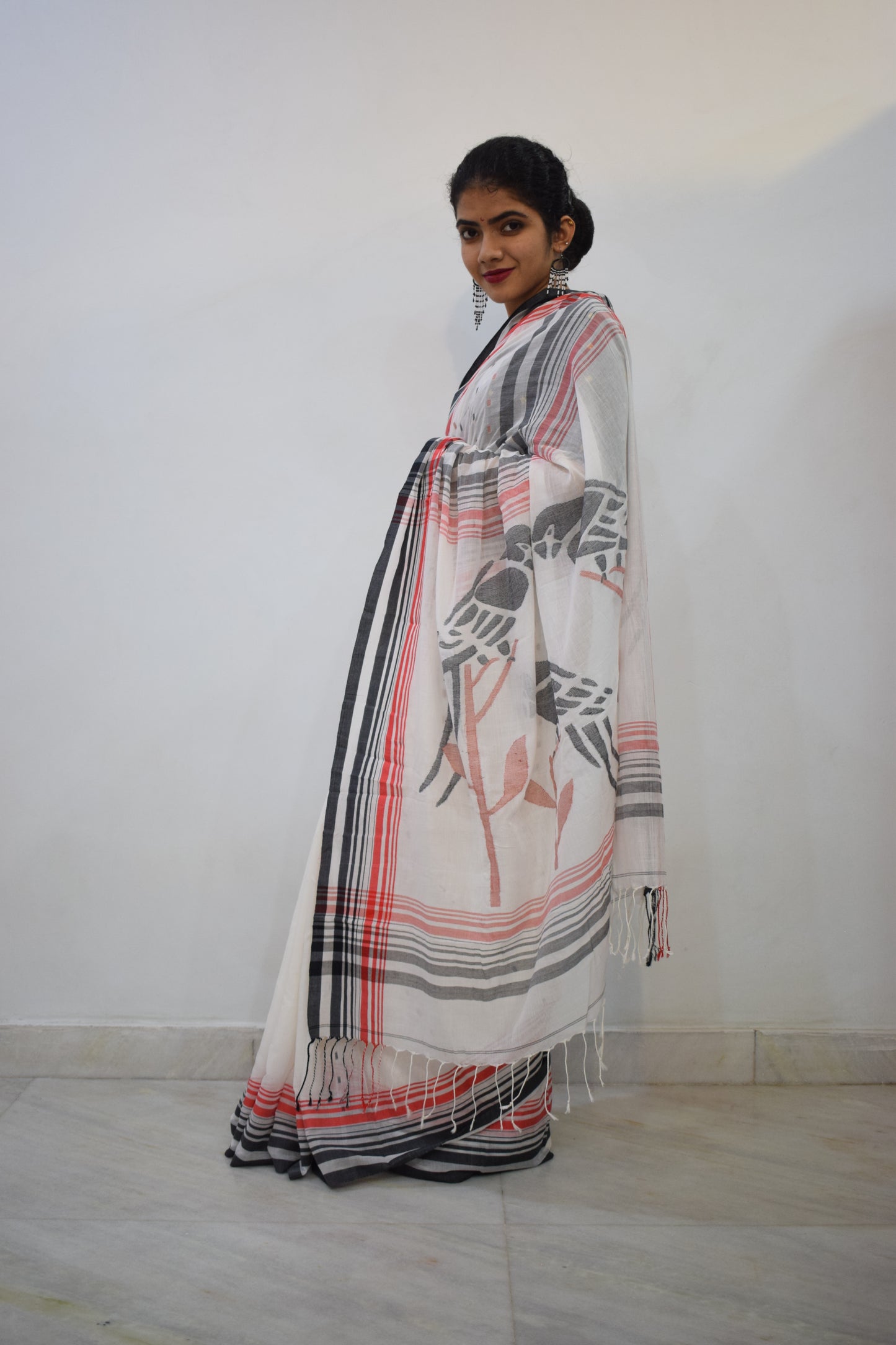 Keeraha - White & Red Cotton Jamdani Saree