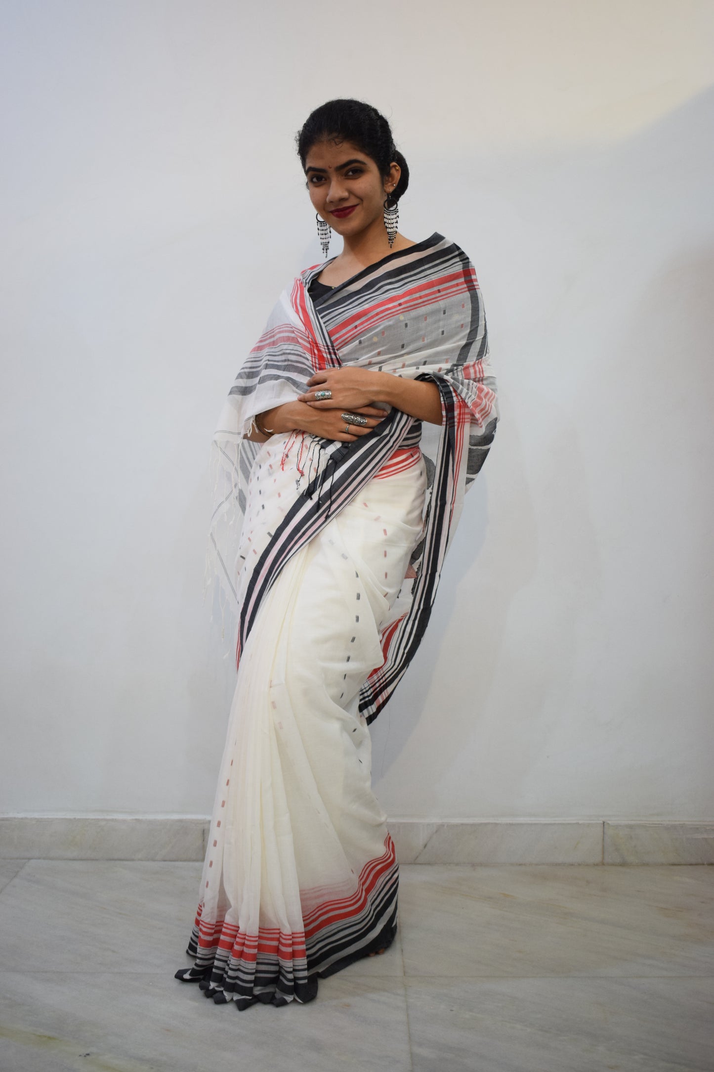 Keeraha - White & Red Cotton Jamdani Saree