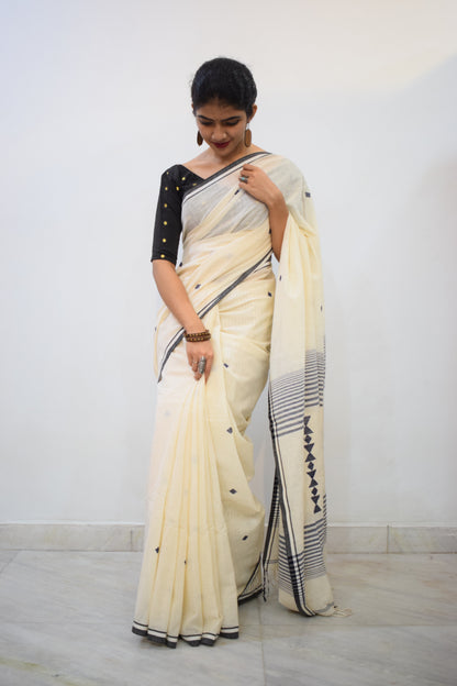 Gāyathri- Off White Khadi Cotton Jamdani Saree