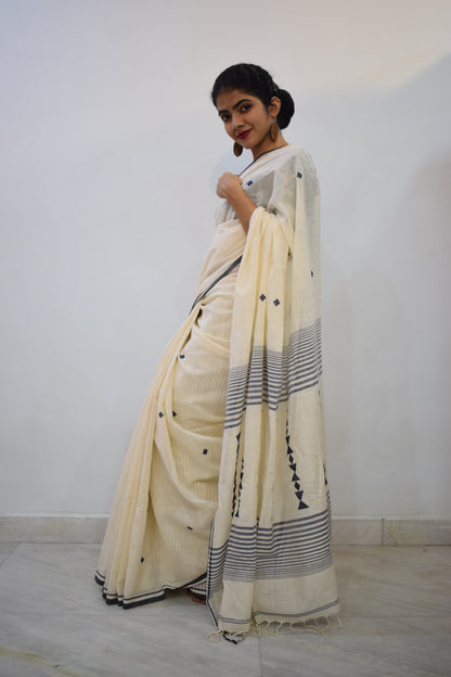 Gāyathri- Off White Khadi Cotton Jamdani Saree