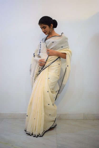 Gāyathri- Off White Khadi Cotton Jamdani Saree