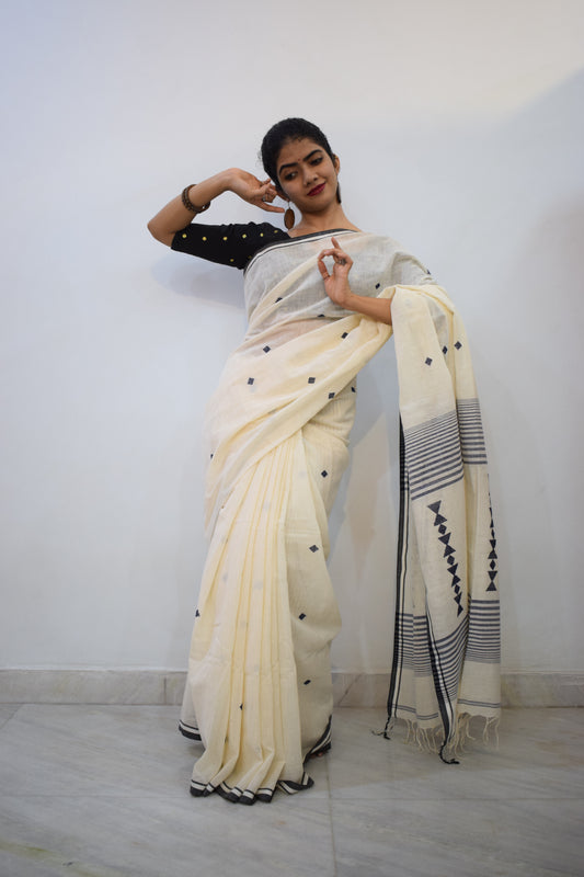 Gāyathri- Off White Khadi Cotton Jamdani Saree