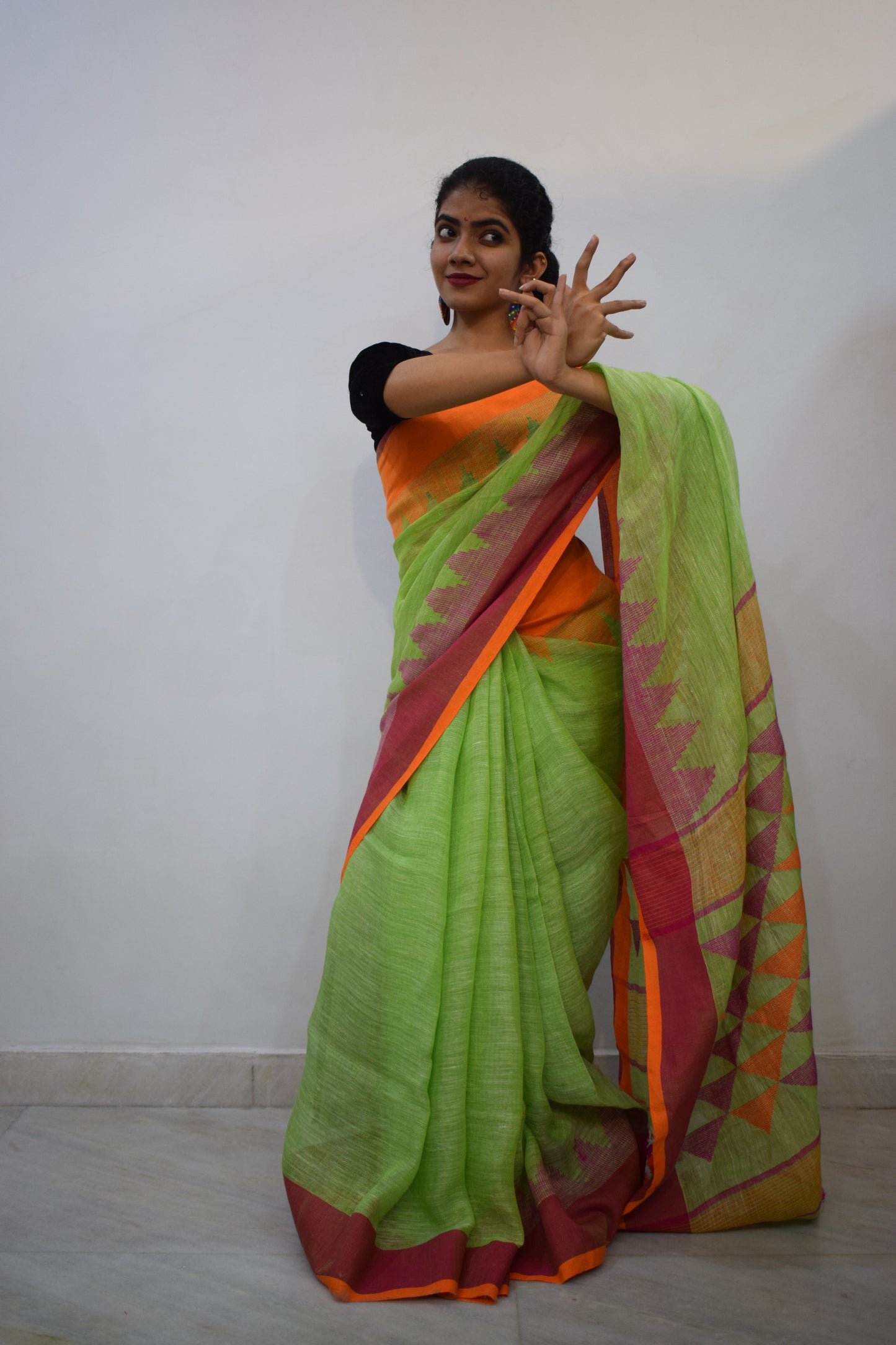 Mandira - Green & Orange Linen Jamdani Saree