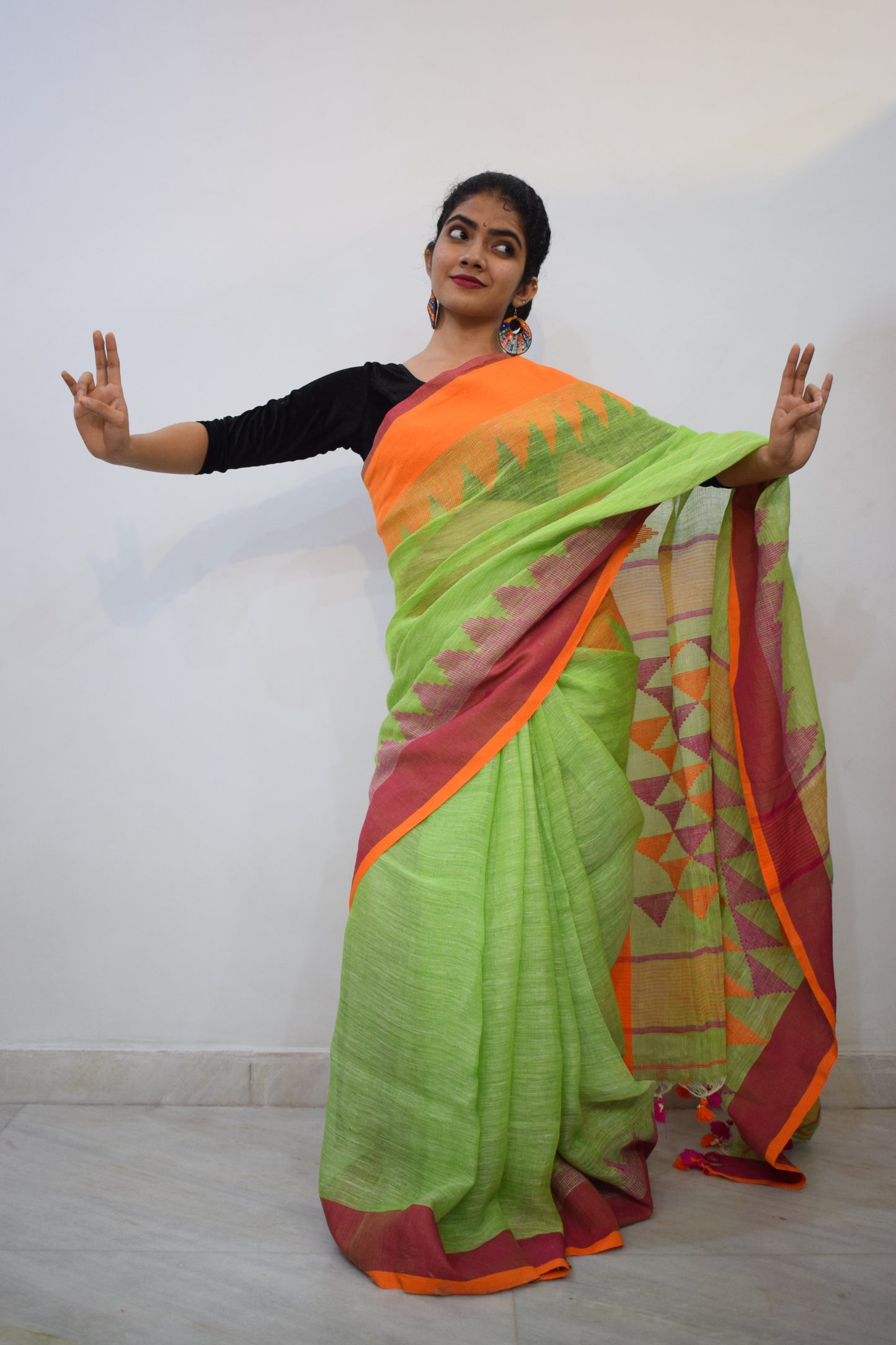 Mandira - Green & Orange Linen Jamdani Saree