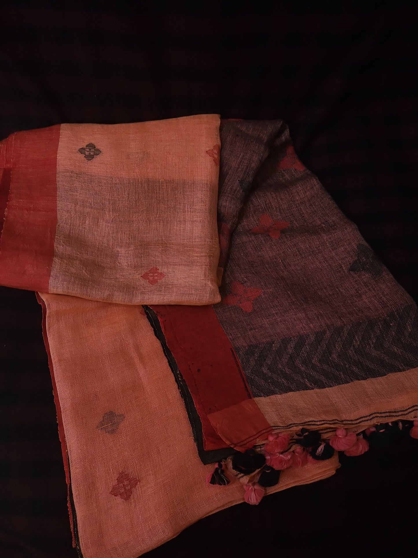 Vasudhākumāri- Peach & Rust Linen Jamdani Saree