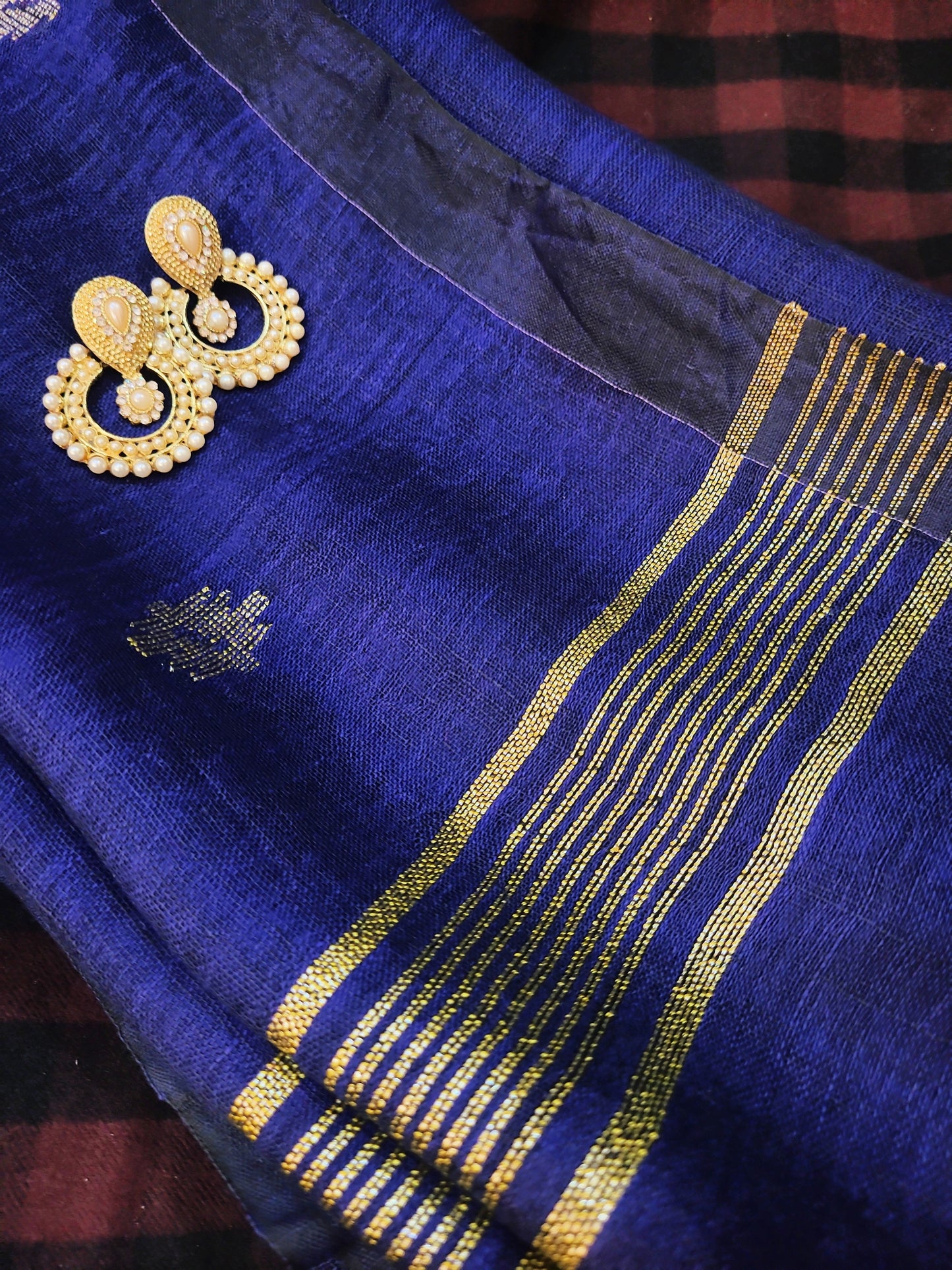 Chāndni- Blue Linen Jamdani Saree